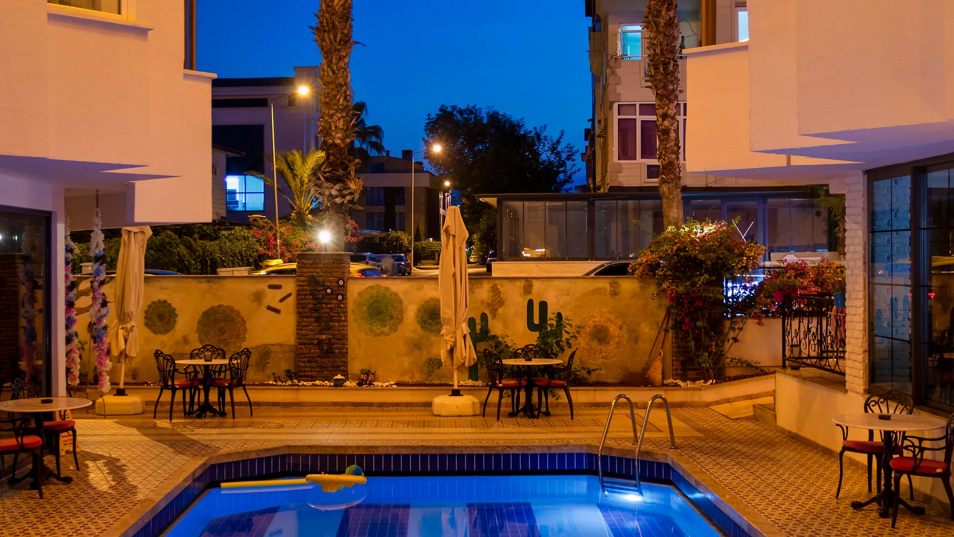 Azuu Boutique Hotel Antalya 4*,