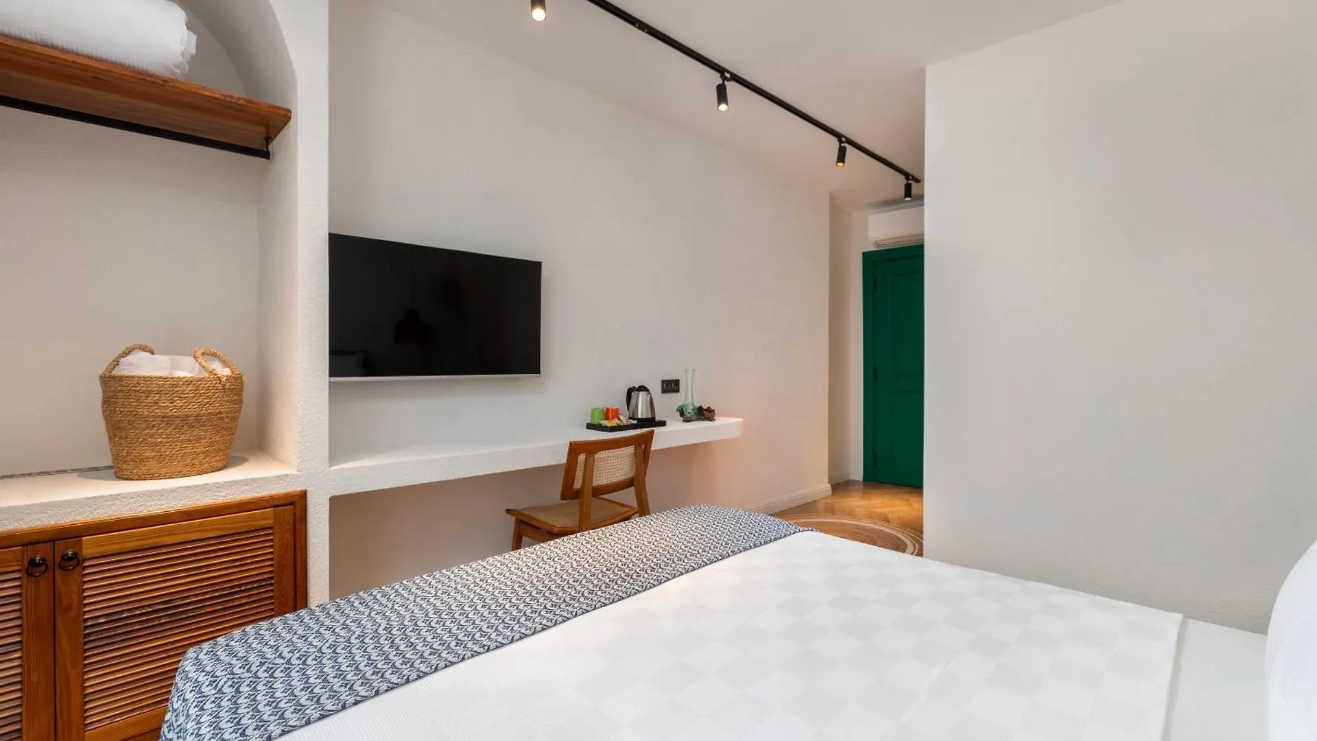 Azuu Boutique Hotel أنطاليا 4*,